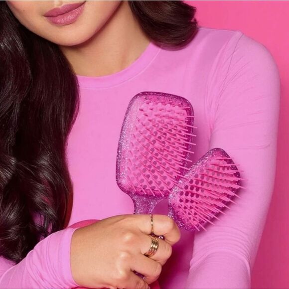 FHI Heat UnBrush Glitter Collection Holiday Gift Set - Picture 3 of 6